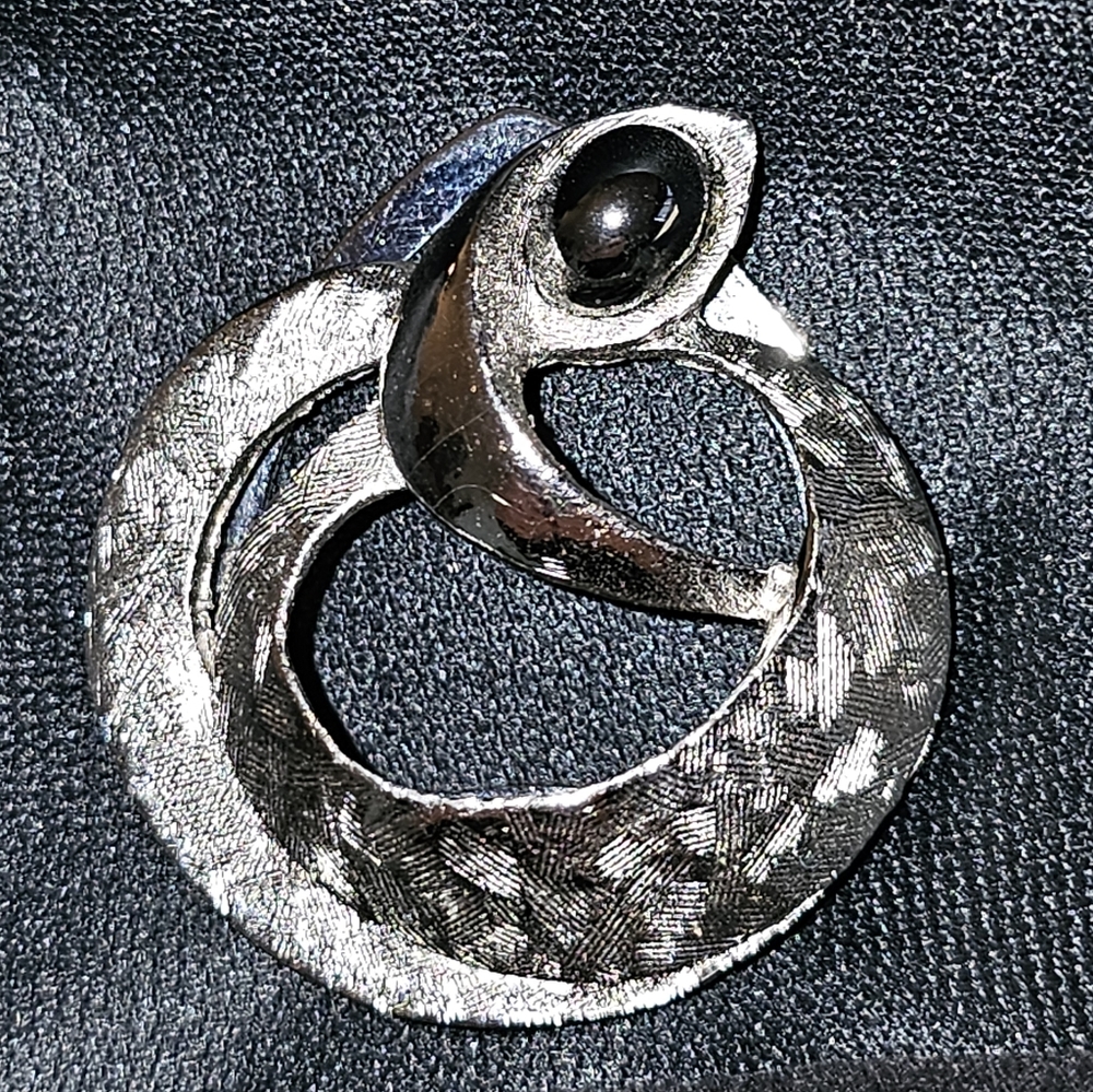 Liebe USA Vintage Scarf Brooch